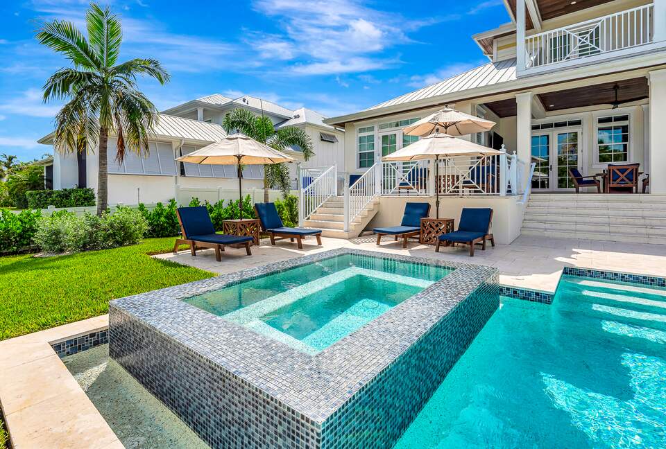 Grand Canal-Side Haven in Holmes Beach - Holmes Beach, Florida