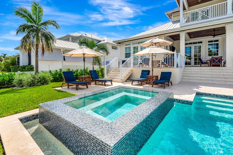 Grand Canal-Side Haven in Holmes Beach - Holmes Beach, Florida