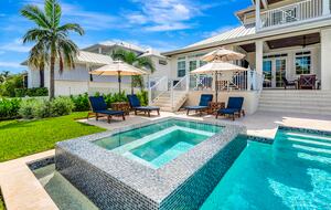 Grand Canal-Side Haven in Holmes Beach - Holmes Beach, Florida