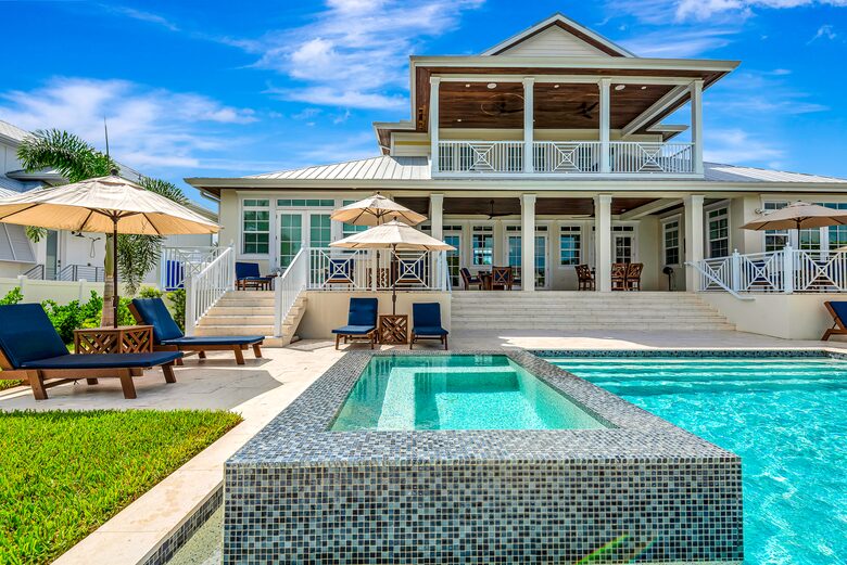 Grand Canal-Side Haven in Holmes Beach - Holmes Beach, Florida