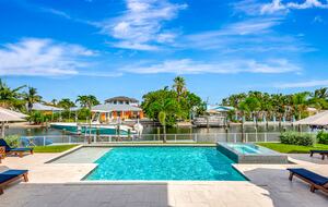 Grand Canal-Side Haven in Holmes Beach - Holmes Beach, Florida