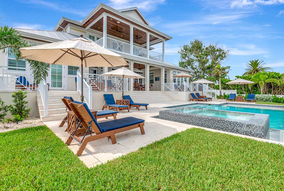 Grand Canal-Side Haven in Holmes Beach - Holmes Beach, Florida