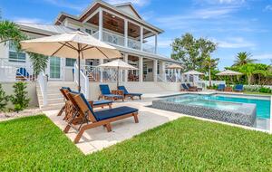 Grand Canal-Side Haven in Holmes Beach - Holmes Beach, Florida