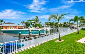 Grand Canal-Side Haven in Holmes Beach - Holmes Beach, Florida
