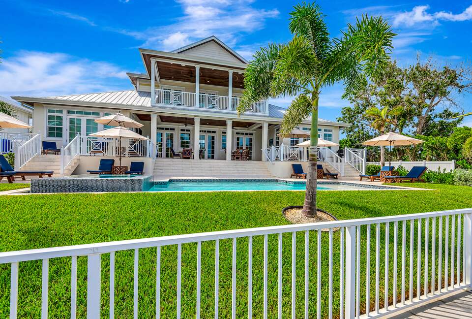 Grand Canal-Side Haven in Holmes Beach - Holmes Beach, Florida