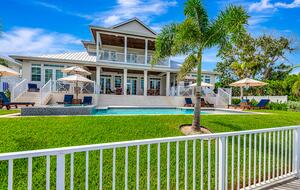 Grand Canal-Side Haven in Holmes Beach - Holmes Beach, Florida