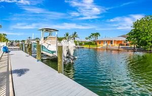 Grand Canal-Side Haven in Holmes Beach - Holmes Beach, Florida