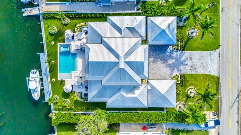 Grand Canal-Side Haven in Holmes Beach - Holmes Beach, Florida