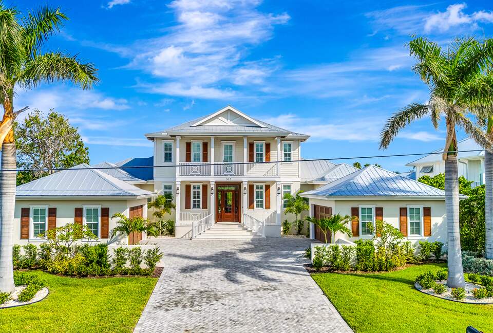 Grand Canal-Side Haven in Holmes Beach - Holmes Beach, Florida