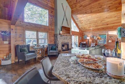 Creekside Serenity on Lake Blue Ridge - Morganton, Georgia