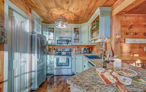 Creekside Serenity on Lake Blue Ridge - Morganton, Georgia