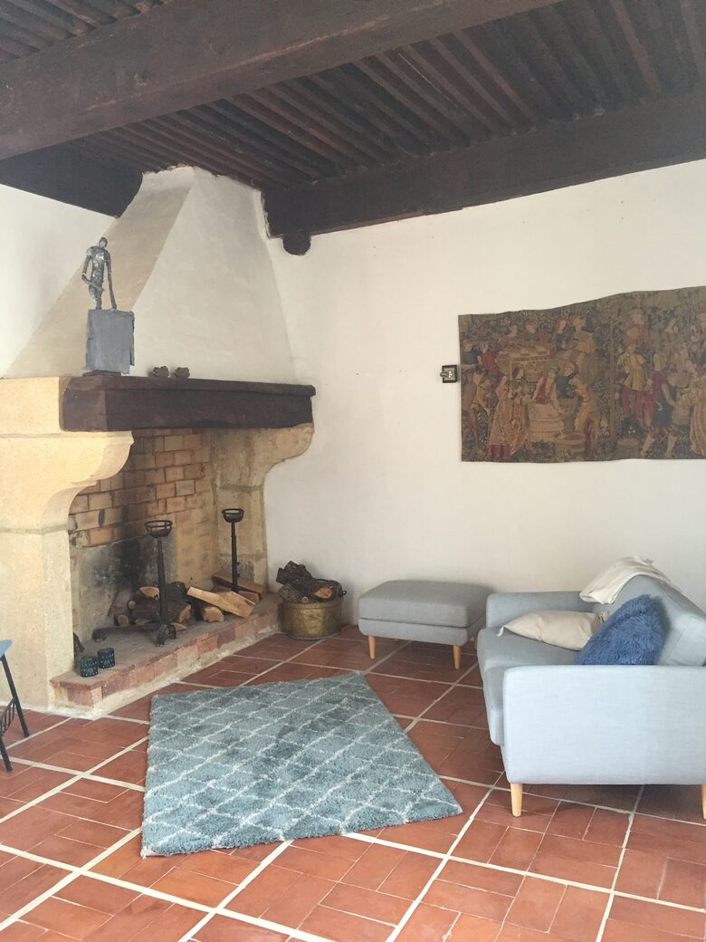 Charming Stone House with Pool - Pouzilhac, France