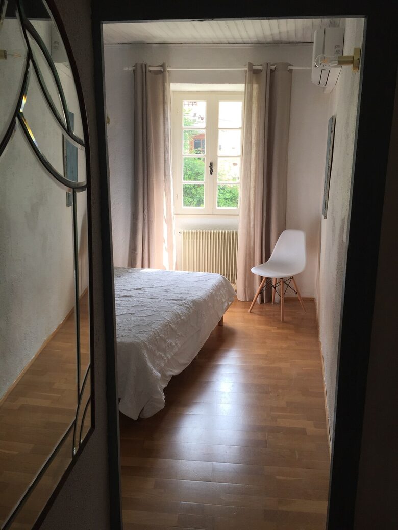 Charming Stone House with Pool - Pouzilhac, France