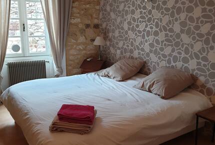 Charming Stone House with Pool - Pouzilhac, France