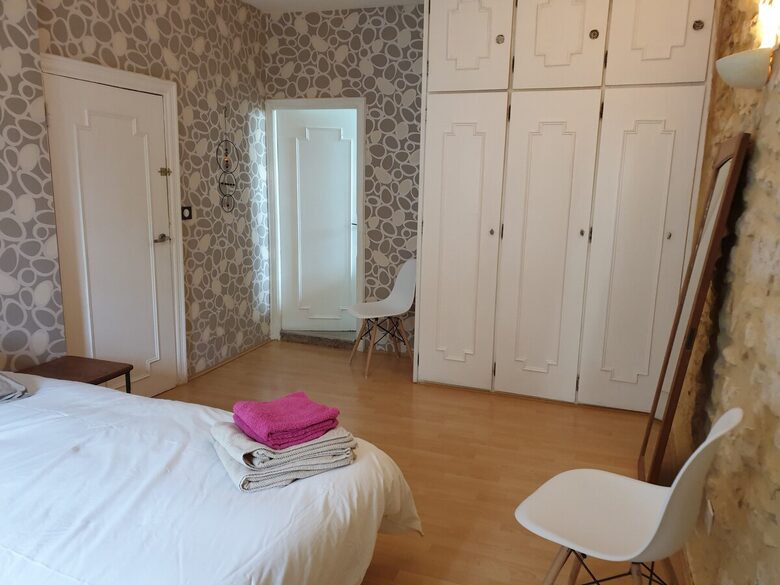 Charming Stone House with Pool - Pouzilhac, France