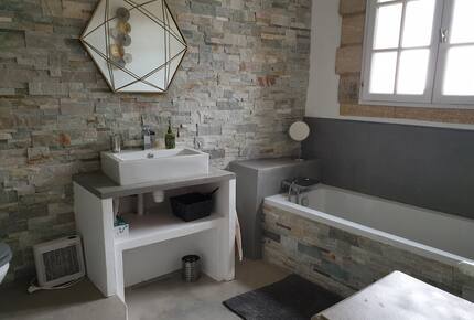 Charming Stone House with Pool - Pouzilhac, France