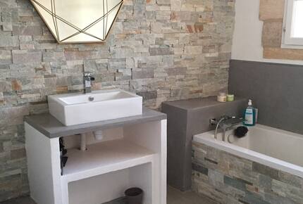 Charming Stone House with Pool - Pouzilhac, France