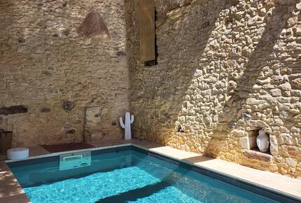 Charming Stone House with Pool - Pouzilhac, France