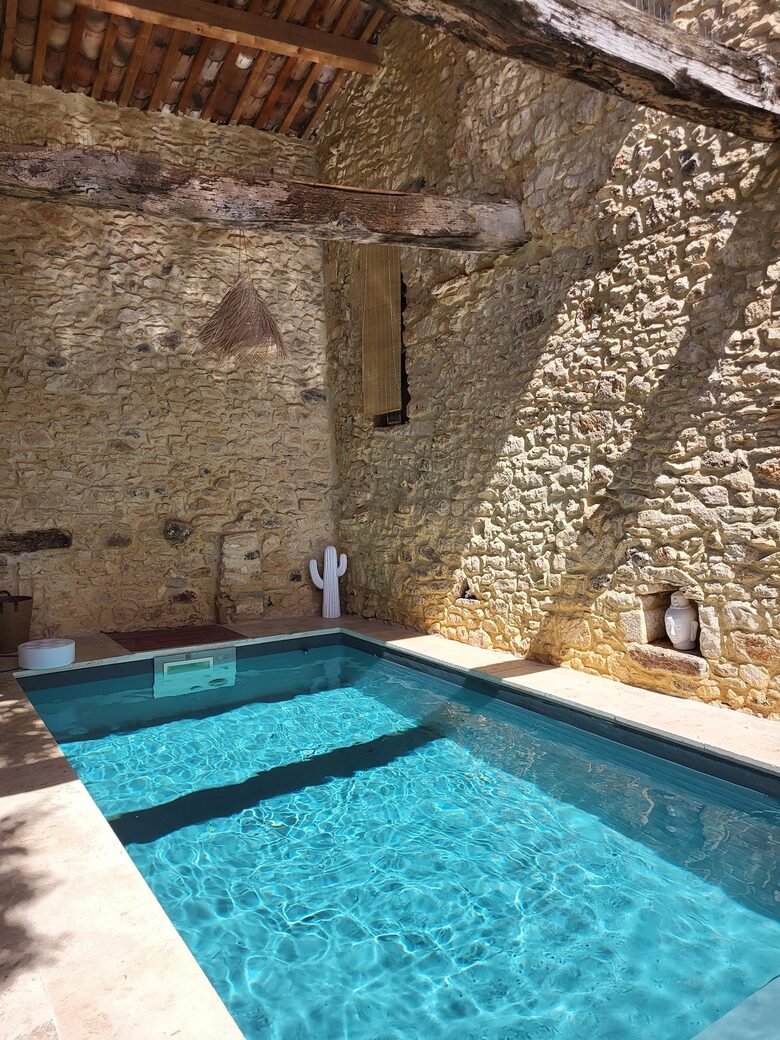 Charming Stone House with Pool - Pouzilhac, France