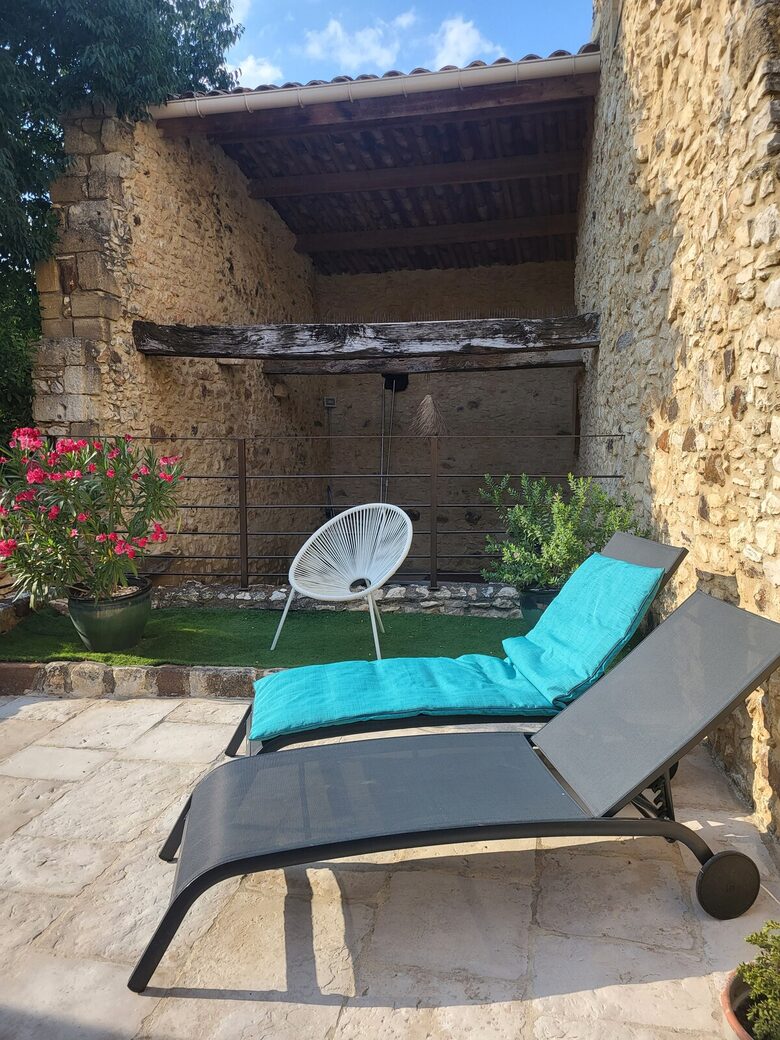 Charming Stone House with Pool - Pouzilhac, France