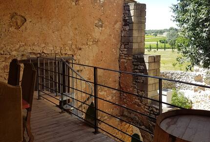 Charming Stone House with Pool - Pouzilhac, France