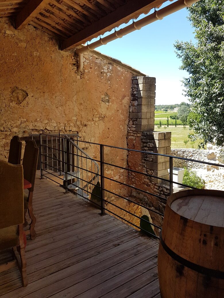 Charming Stone House with Pool - Pouzilhac, France