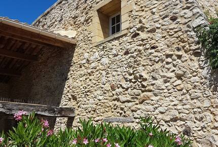 Charming Stone House with Pool - Pouzilhac, France