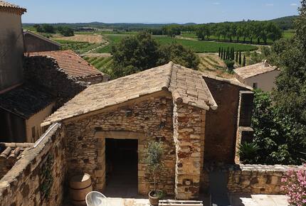 Charming Stone House with Pool - Pouzilhac, France
