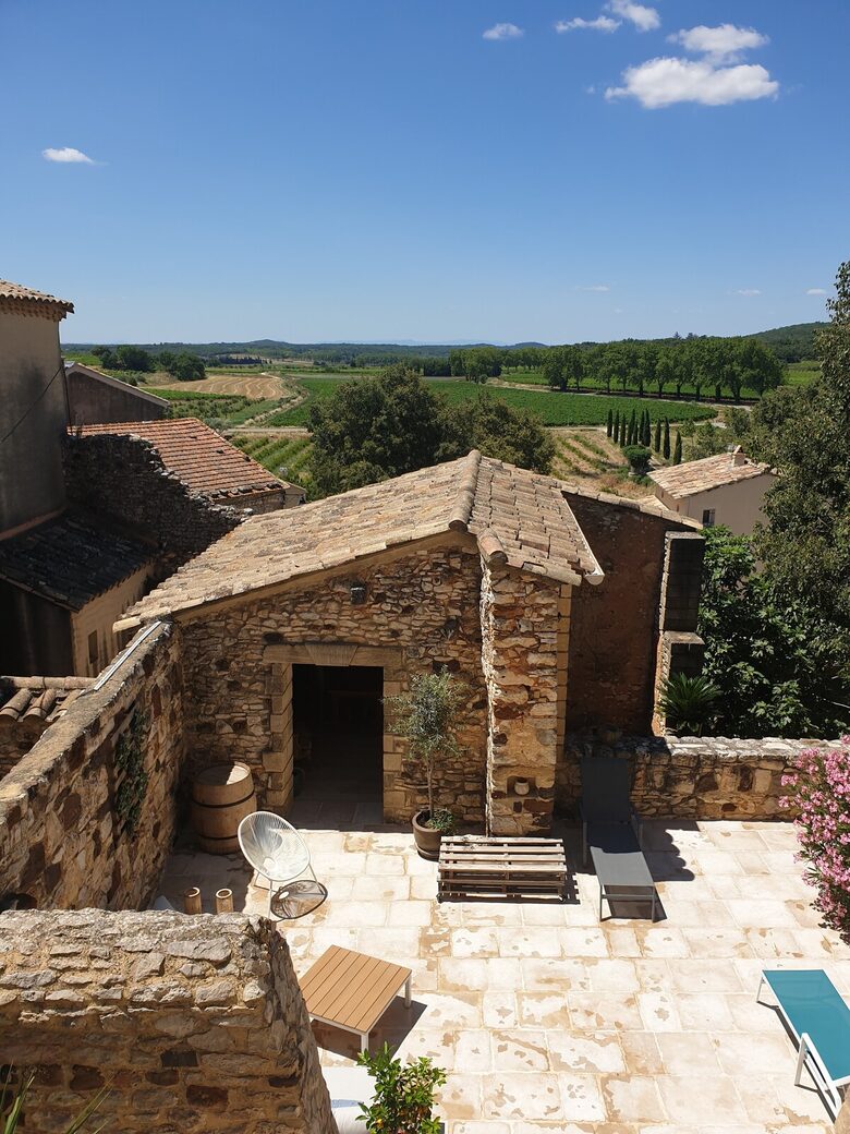 Charming Stone House with Pool - Pouzilhac, France