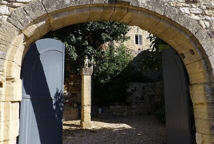 Charming Stone House with Pool - Pouzilhac, France