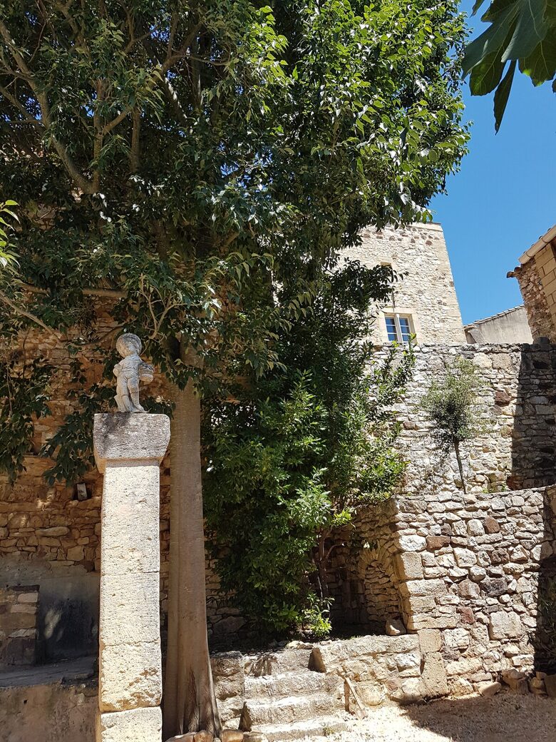 Charming Stone House with Pool - Pouzilhac, France