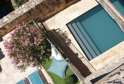 Charming Stone House with Pool - Pouzilhac, France