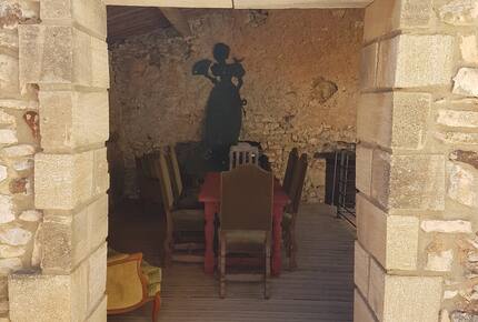 Charming Stone House with Pool - Pouzilhac, France