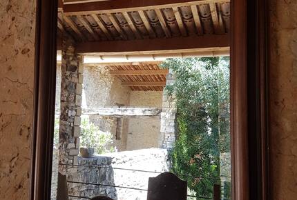 Charming Stone House with Pool - Pouzilhac, France