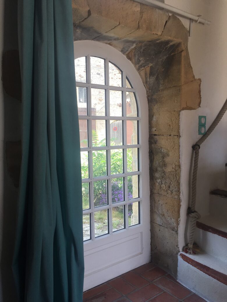 Charming Stone House with Pool - Pouzilhac, France