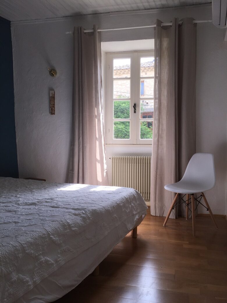 Charming Stone House with Pool - Pouzilhac, France