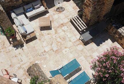 Charming Stone House with Pool - Pouzilhac, France