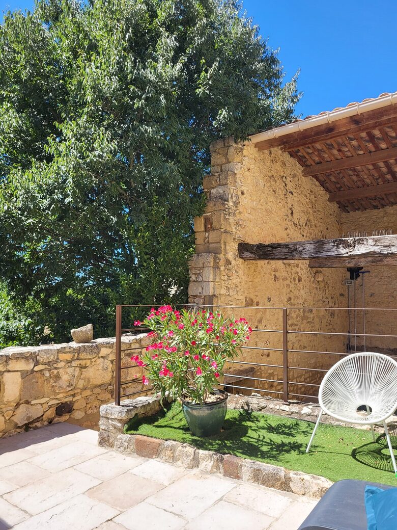 Charming Stone House with Pool - Pouzilhac, France