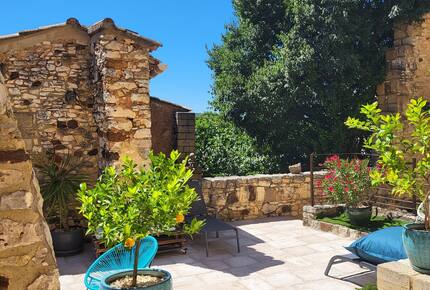 Charming Stone House with Pool - Pouzilhac, France