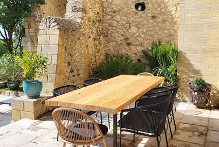 Charming Stone House with Pool - Pouzilhac, France