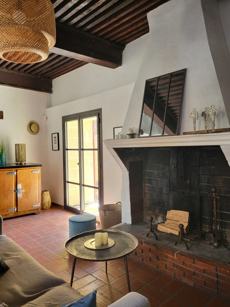 Charming Stone House with Pool - Pouzilhac, France