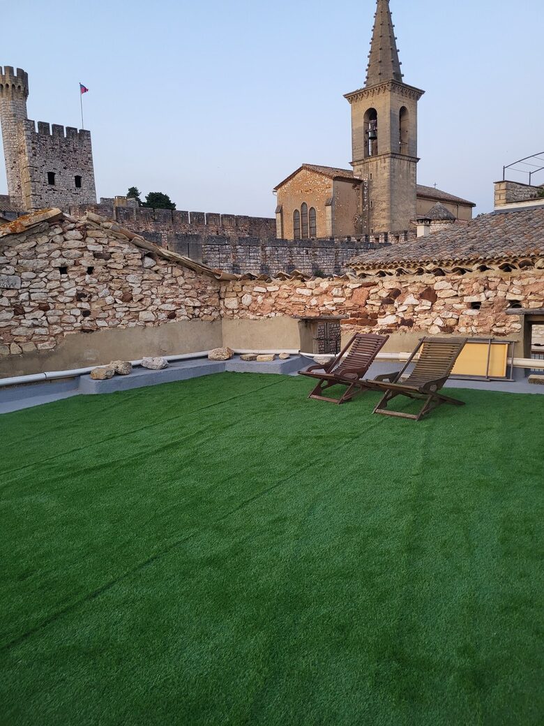 Charming Stone House with Pool - Pouzilhac, France
