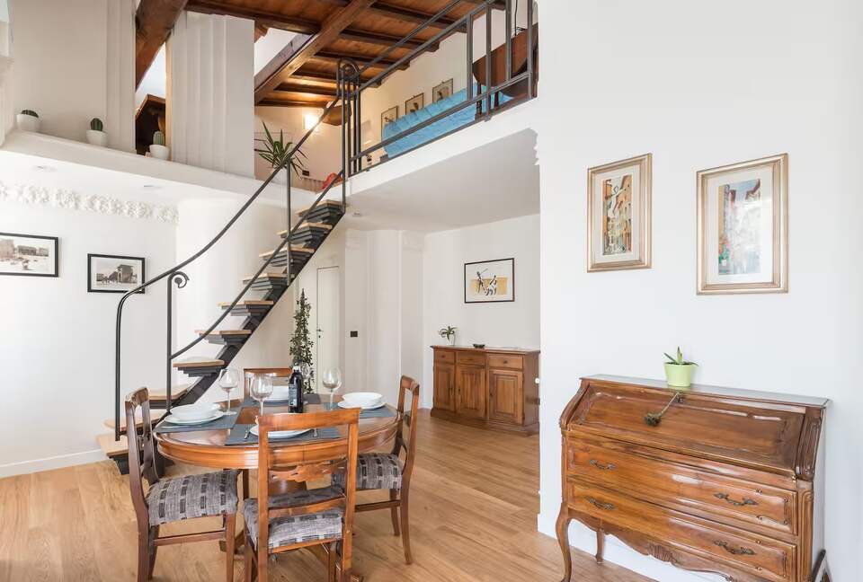 Two-Level Residence in Historic Florence - Florence, Italy