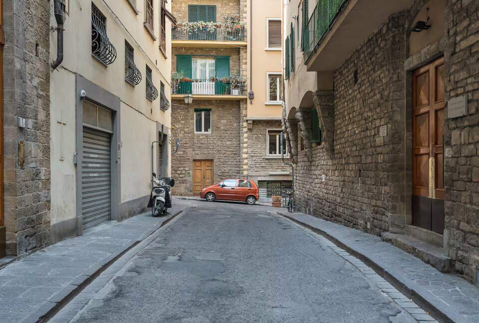 Two-Level Residence in Historic Florence - Florence, Italy