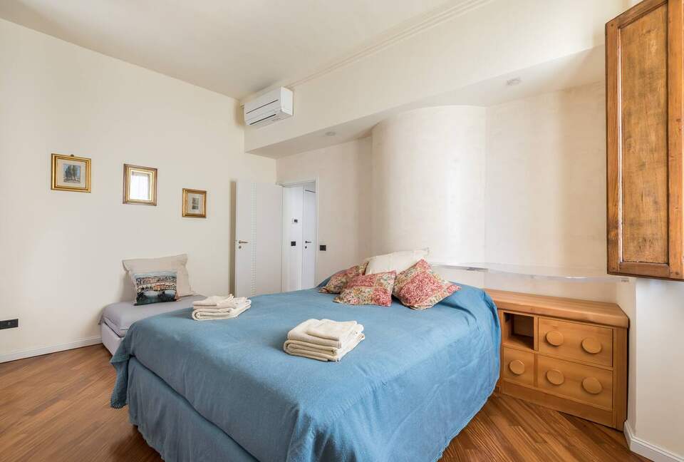 Two-Level Residence in Historic Florence - Florence, Italy