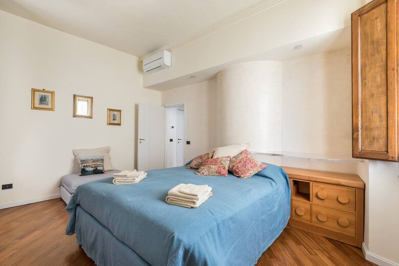 Two-Level Residence in Historic Florence - Florence, Italy