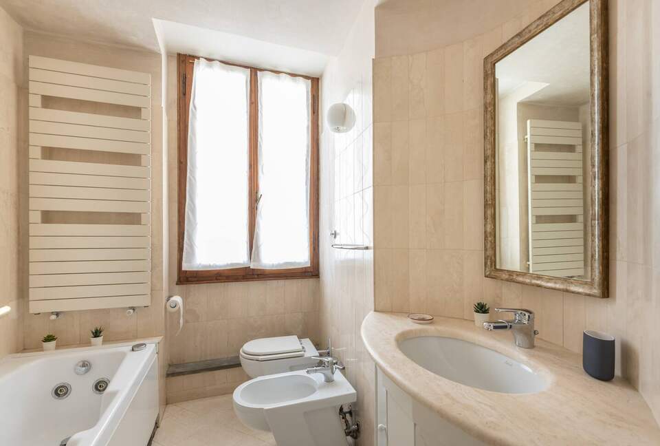 Two-Level Residence in Historic Florence - Florence, Italy