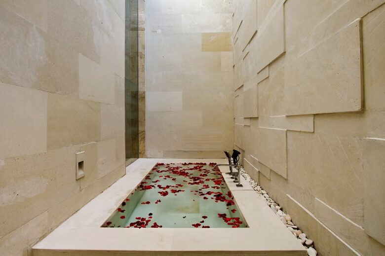 Modern Tropical Retreat with Pool in Bali - Kab. Badung, Indonesia