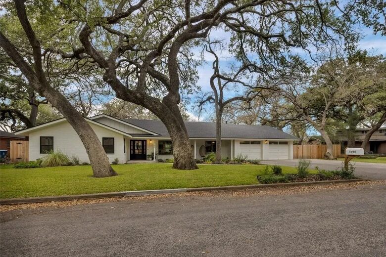 Modern Marble Falls Retreat with Outdoor Oasis - Marble Falls, Texas