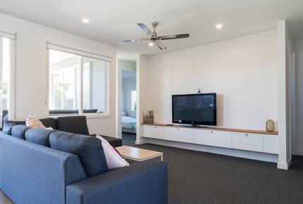 Stylish Peninsula Getaway Near the Shore - Rosebud, Australia